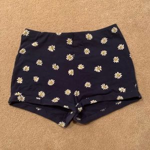 High waisted stretchy daisy shorts